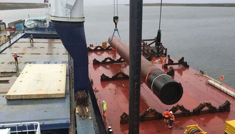 Mare_Harbour_Steel_Dolphin_Pipes _Falkland_Islands_2_Barge_Port_Delivery